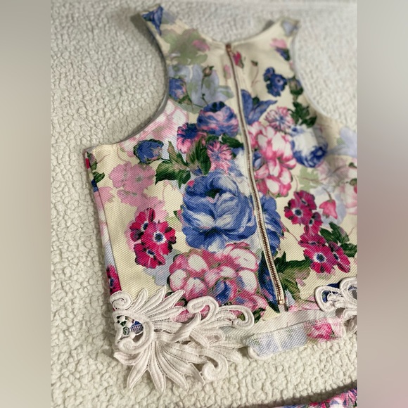 Floral Crop Top & High Waisted Short Set - Picture 6 of 16